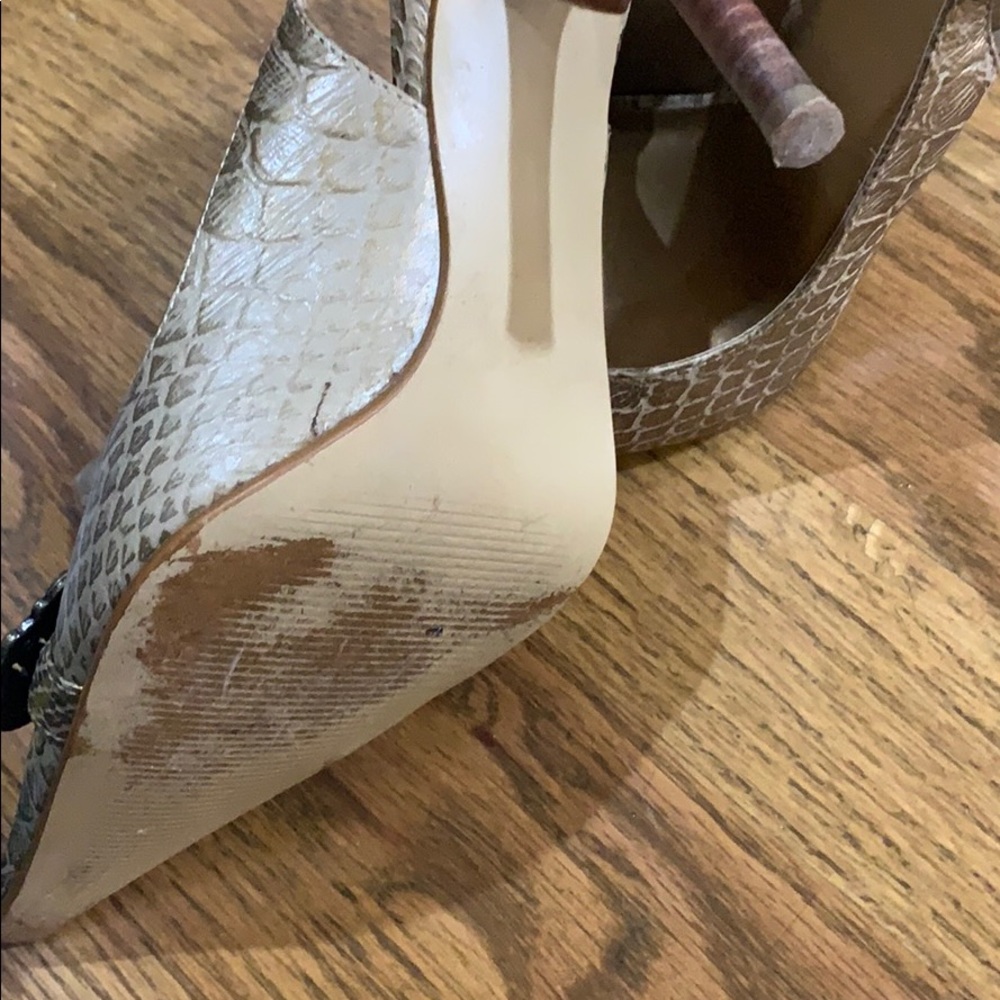 Heels - Picture 3 of 3